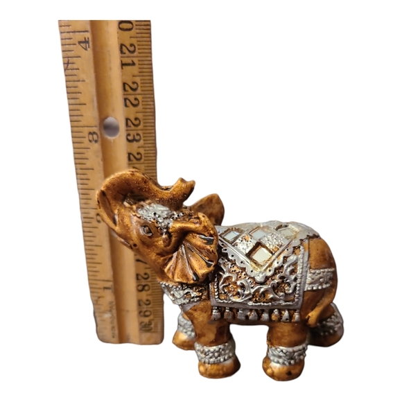 Small Indian Elephant Golden Resin Feng Shui Lucky Boho Figurine 2.5" Marked #4 - Picture 11 of 11